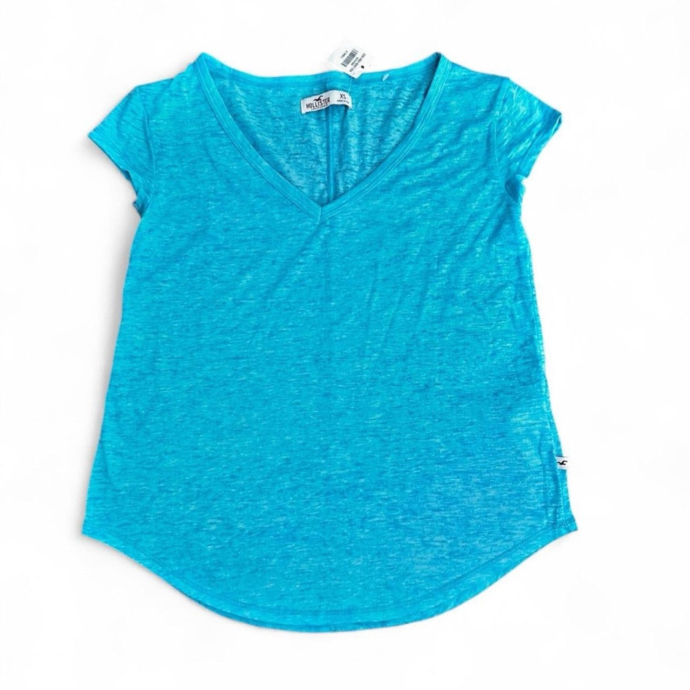 New!!!! Hollister blue v neck cotton top T-shirt tee with a relaxed fit